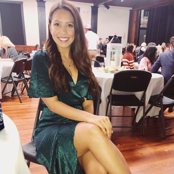 Meet your Posher, Courtney - Picture 1 of 1